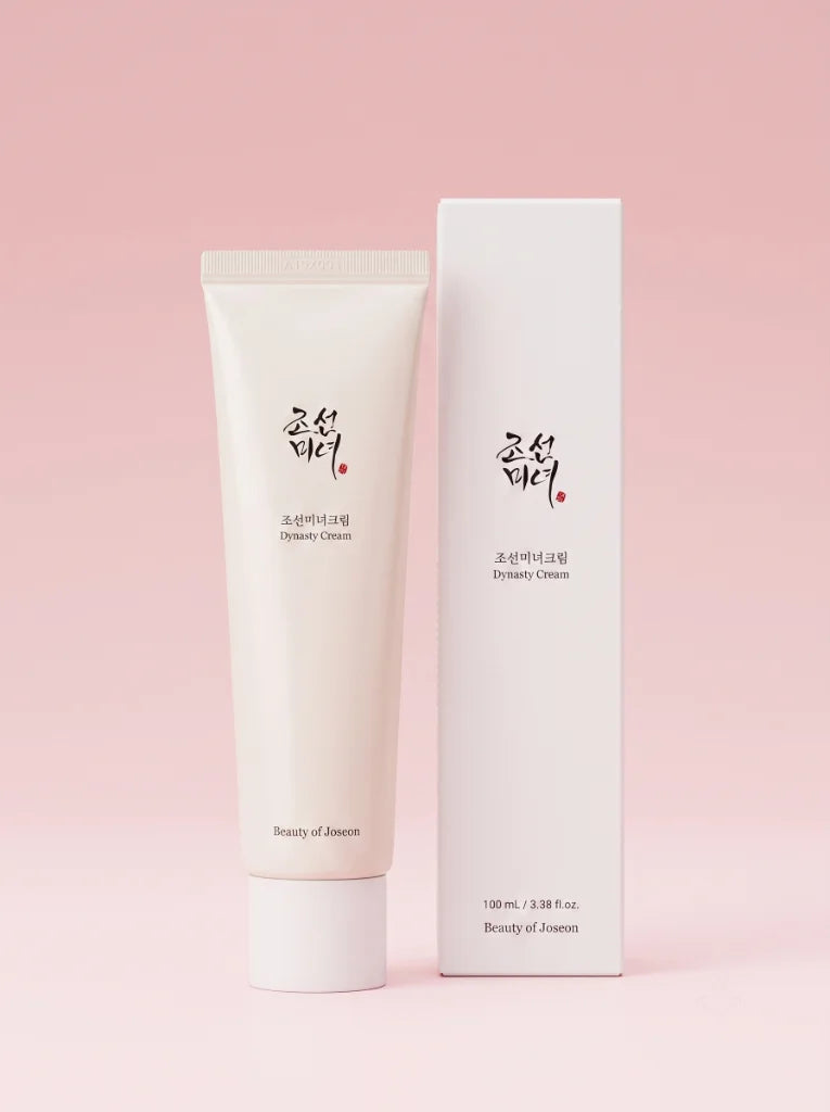 Beauty Of Joseon Dynasty Cream. El frasco de la crema con agua de arroz exhibido junto a su caja original de empaque.