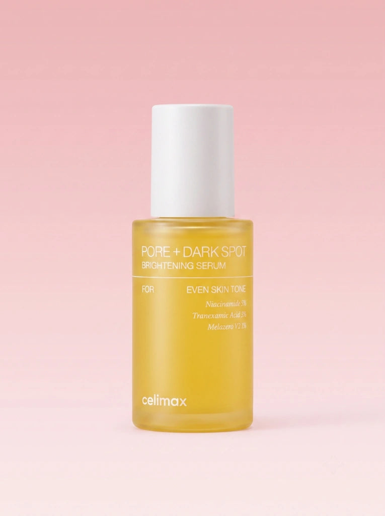 Celimax Pore + Dark Spot Brightening Serum. Frasco del suero iluminador fotografiado sobre fondo de estudio.
