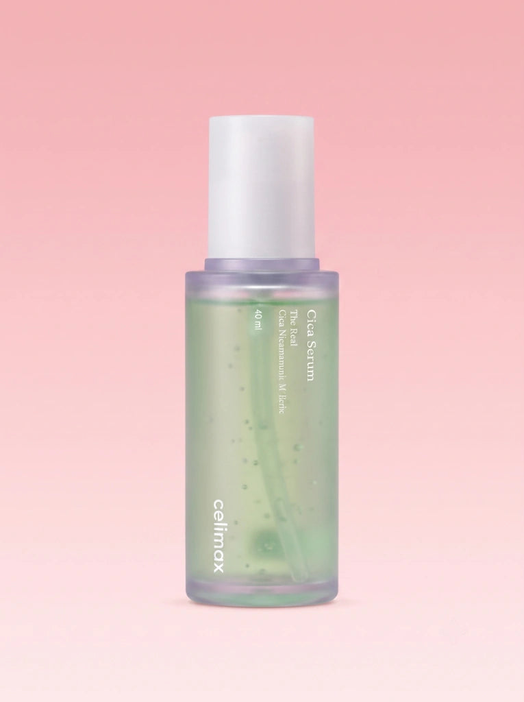 Celimax The Real Cica Niacinamide AC Calming Serum. Frasco del suero calmante con gotero sobre fondo de estudio.