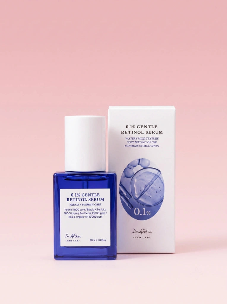Dr Althea 0.1% Gentle Retinol Serum. El frasco del sérum antiedad exhibido junto a su empaque original.