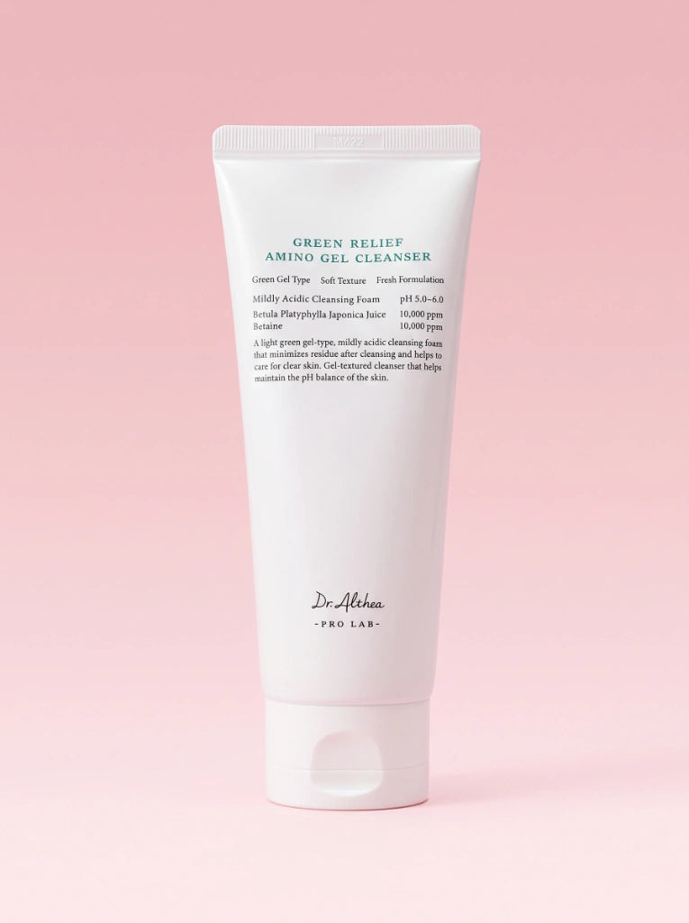 Dr. Althea Green Relief Amino Gel Cleanser. Tubo del jabón facial suave con aminoácidos aislado sobre fondo de estudio.