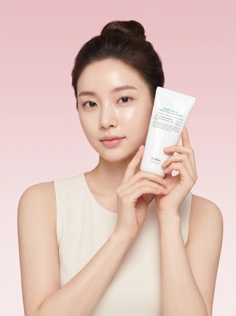 Dr. Althea Green Relief Amino Gel Cleanser. Envase del gel limpiador calmante junto a su caja original de empaque.