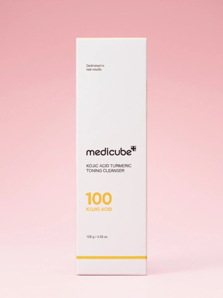 Medicube Kojic Acid Turmeric Toning Cleanser. Caja protectora exterior del limpiador iluminador coreano.