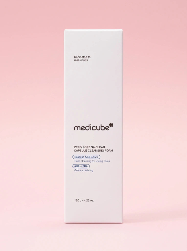 Medicube Zero Pore SA Clear Capsule Cleansing Foam. Caja protectora exterior del jabón facial coreano para poros.