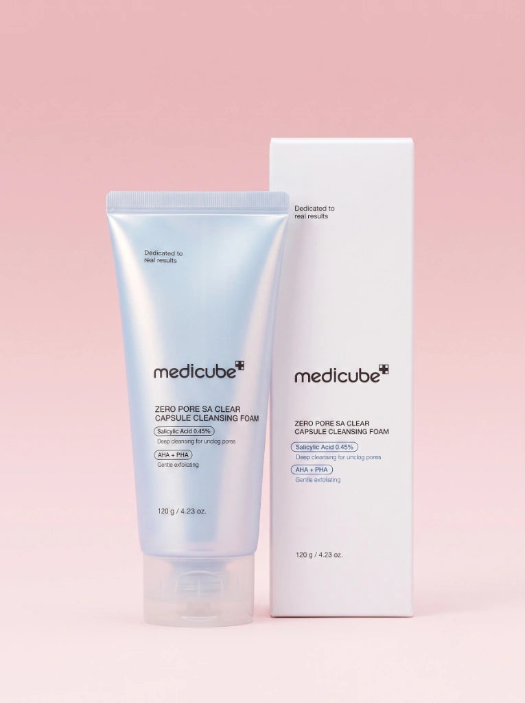 Medicube Zero Pore SA Clear Capsule Cleansing Foam. Envase del limpiador en espuma junto a su caja original.